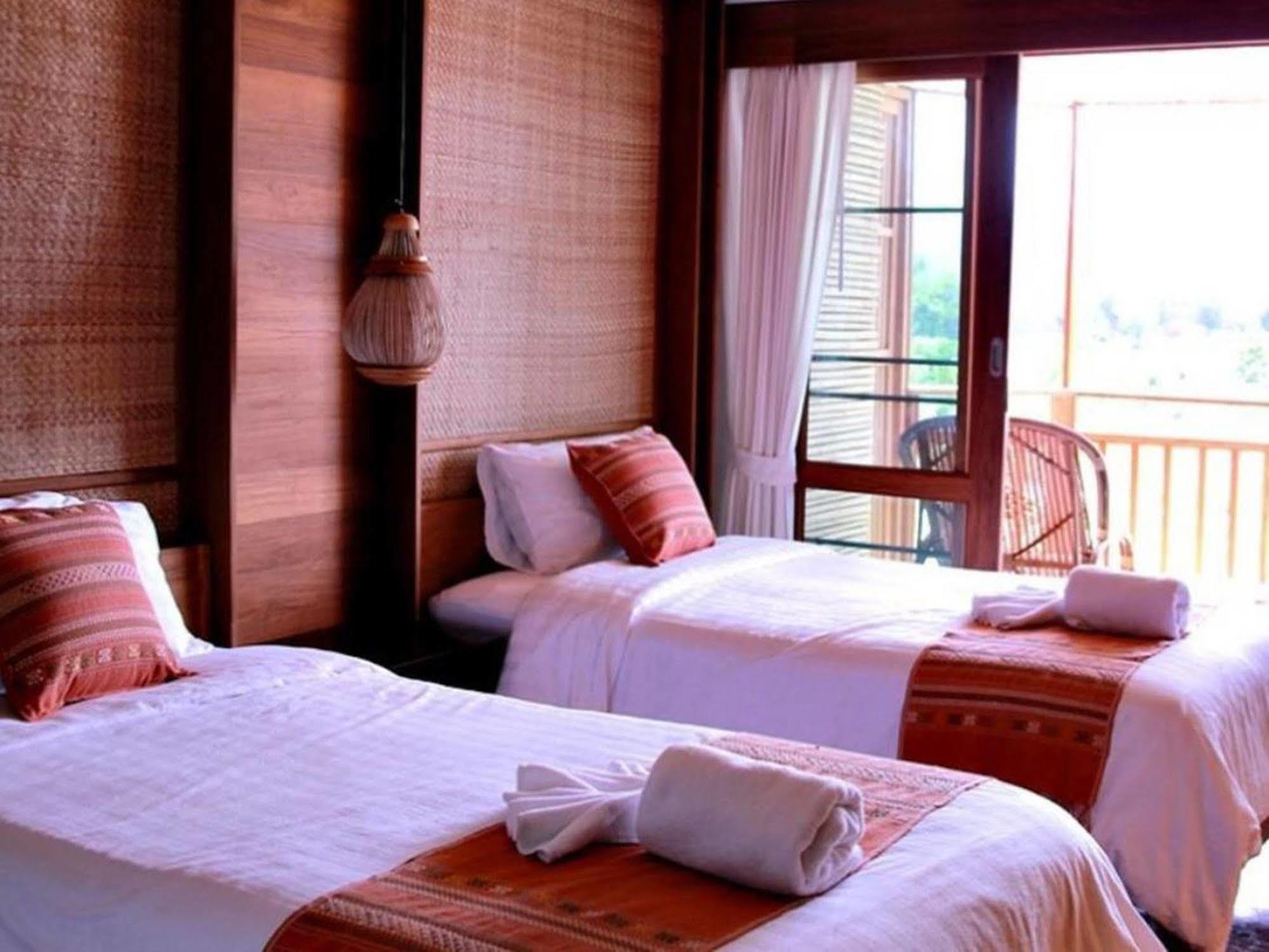 River Bank Resort Mae Sariang Esterno foto